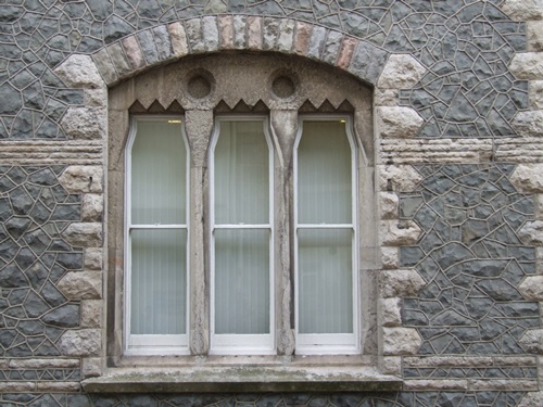 stockvault-castle-window109844